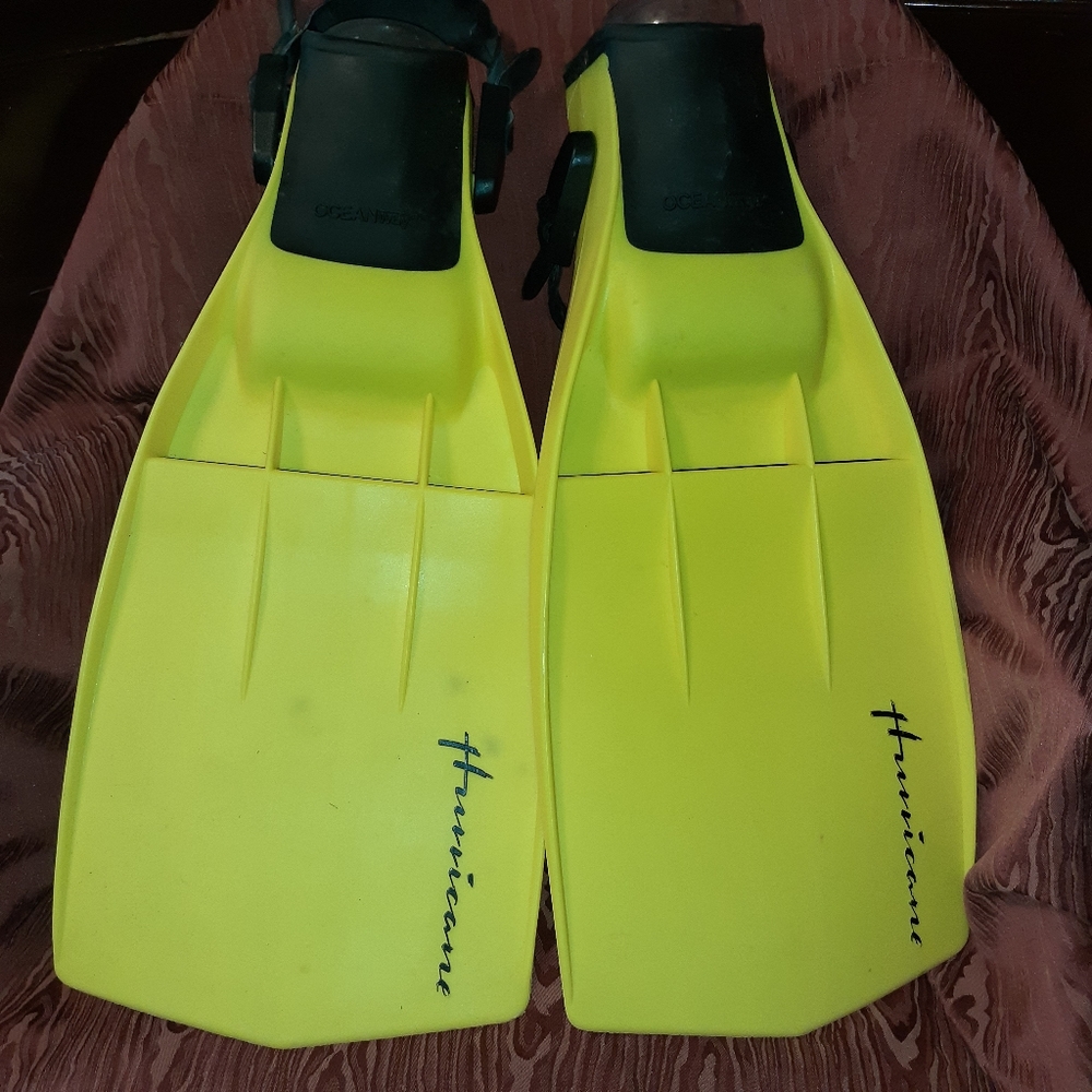 OCEANWAYS YELLOW OPEN HEEL FINS ADULTS SIZE MEDIUM